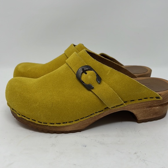 Sanita Wood Clog Shoe Yellow Women's Size 36 US 6 NWOT - Picture 2 of 6